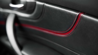 BMW Zagato Coupé rouge surpiqûres