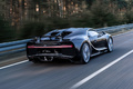 Bugatti Chiron noir 3/4 arrière droit travelling