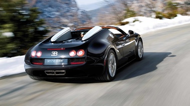 Bugatti Veyron Grand Sport VItesse noir 3/4 arrière gauche travelling penché