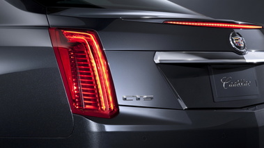 Cadillac CTS 2014 - grise - détail, feux arrière