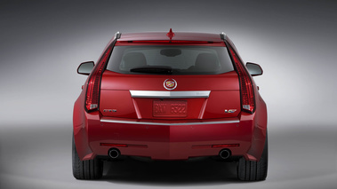 Cadillac CTS-V Wagon rouge face arrière