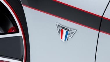 Chevrolet Camaro Commemorative Edition cabrio - Grise - Détail, logo