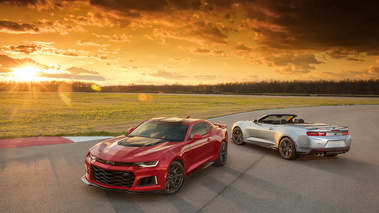 Chevrolet Camaro VI ZL1 Convertible bleu intérieur & ZL1 rouge