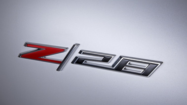 Chevrolet Camaro Z/28 - blanche - logo