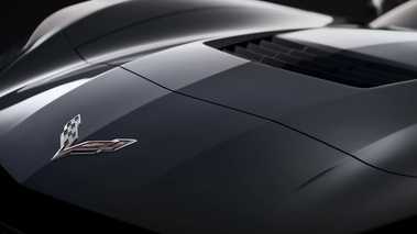 Chevrolet Corvette C7 Stingray anthracite logo capot