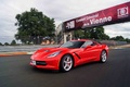 Chevrolet Corvette C7 Stingray rouge 3/4 avant gauche travelling 3