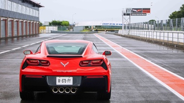 Chevrolet Corvette C7 Stingray rouge face arrière