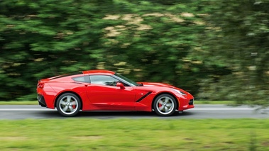 Chevrolet Corvette C7 Stingray rouge filé 