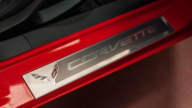 Chevrolet Corvette C7 Stingray rouge pas de porte