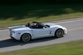 Corvette 427 Cabrio Collector Edition - Arctic White - profil droit supérieur dynamique