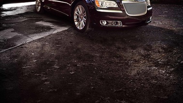 Chrysler 300C Luxury Series 3/4 avant droit debout