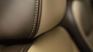 Chrysler 300C Luxury Series cuir siège debout