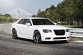 Chrysler 300C SRT-8 blanc 3/4 avant droit 2