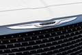 Chrysler 300C SRT-8 blanc logo calandre