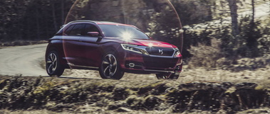 DS Wild Rubis Concept - rouge - 3/4 avant droit dynamique