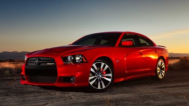 Dodge Charger SRT-8 rouge 3/4 avant gauche