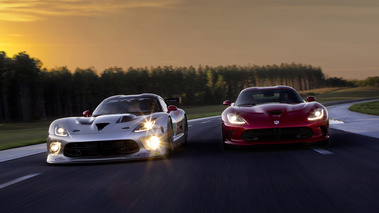 SRT Viper GTS 2013 - rouge - face, dynamique + ALMS