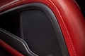 SRT Viper GTS rouge enceinte debout