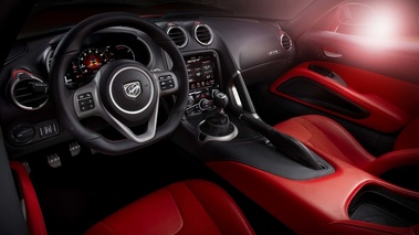 SRT Viper GTS rouge intérieur