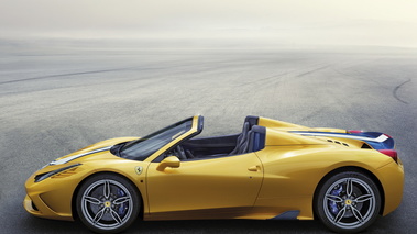 Ferrari 458 Speciale A - jaune - profil gauche