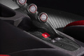 Ferrari 458 Speciale rouge console centrale debout