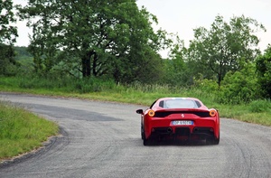 Ferrari 458 Speciale rouge face arrière 3