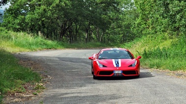 Ferrari 458 Speciale rouge face avant 5