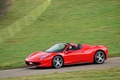 Ferrari 458 Spider rouge 3/4 avant gauche filé