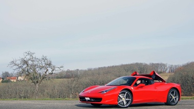 Ferrari 458 Spider rouge fermeture toit 4