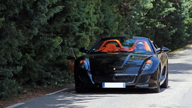 Ferrari 599 SA Aperta noir face avant 7