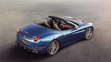 Ferrari California T bleu 3/4 arrière droit vue de haut