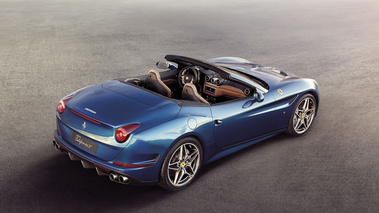 Ferrari California T - bleue - 3/4 arrière droit supérieur