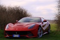 Ferrari F12 Berlinetta rouge 3/4 avant gauche 3