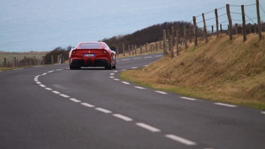 Ferrari F12 Berlinetta rouge face arrière 2