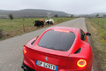 Ferrari F12 Berlinetta rouge face arrière debout