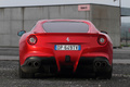 Ferrari F12 Berlinetta rouge face arrière