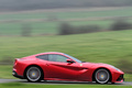 Ferrari F12 Berlinetta rouge filé