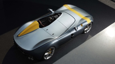 Ferrari Monza SP1 gris 3/4 arrière droit vue de haut