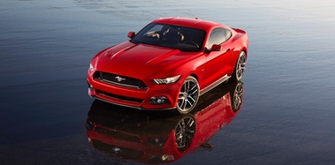 Ford Mustang 2014 - rouge - 3/4 avant gauche