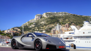 GTA Spano gris 3/4 avant droit