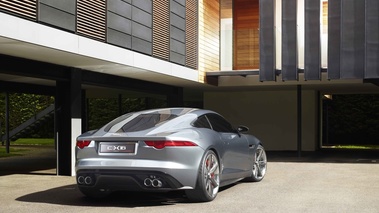 Jaguar C-X16 gris 3/4 arrière droit 2