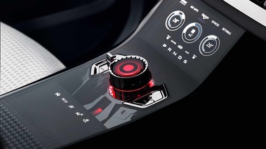 Jaguar C-X17 console centrale 3