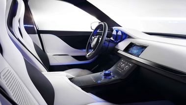 Jaguar C-X17 intérieur