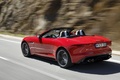 Jaguar F-Type S V8 rouge 3/4 arrière gauche travelling