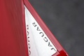 Jaguar F-Type S V8 rouge poignée de porte debout