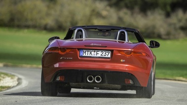 Jaguar F-Type V6 S rouge face arrière