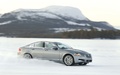 Jaguar XF AWD gris 3/4 avant droit filé