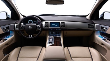 Jaguar XF Sportbrake bleu intérieur
