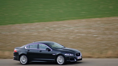 Jaguar XFR MkII noir 3/4 avant droit filé