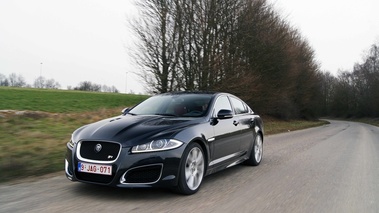 Jaguar XFR MkII noir 3/4 avant gauche travelling 4